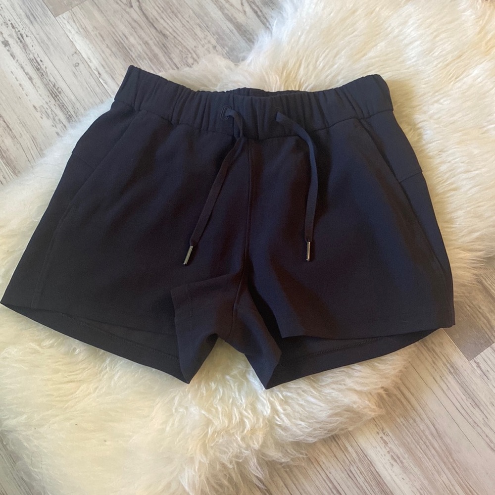 Lululemon Shorts Size 2